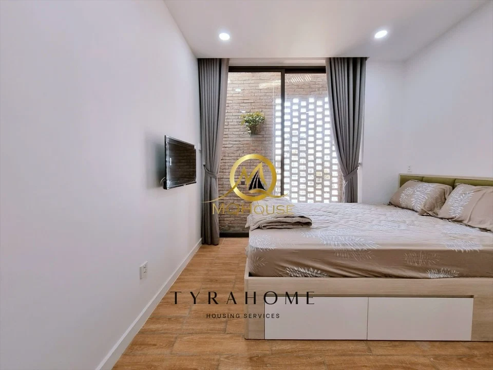 Studio apartment on Lê Văn Sỹ, District 3