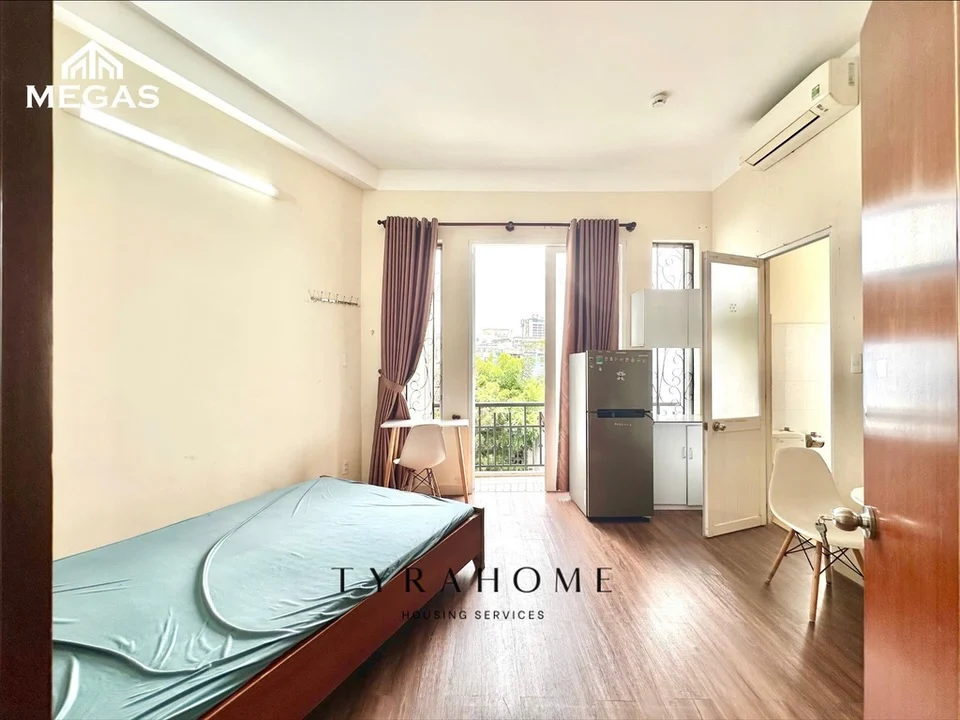 Studio apartment on Lê Văn Sỹ, District 3