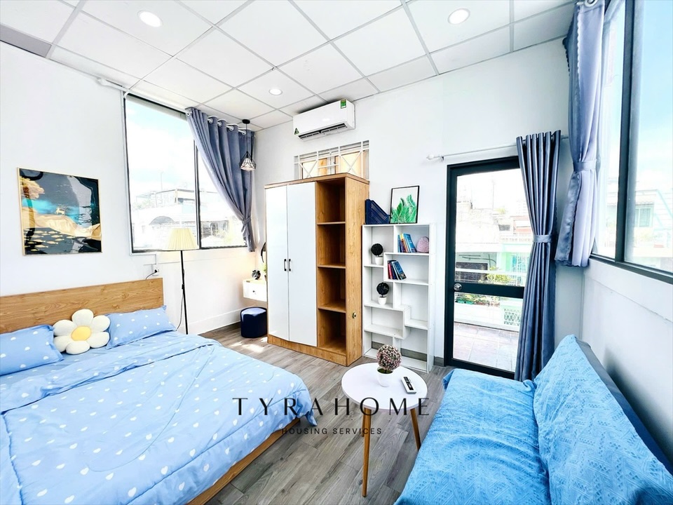 2-bedroom apartment on Lê Văn Sỹ, District 3