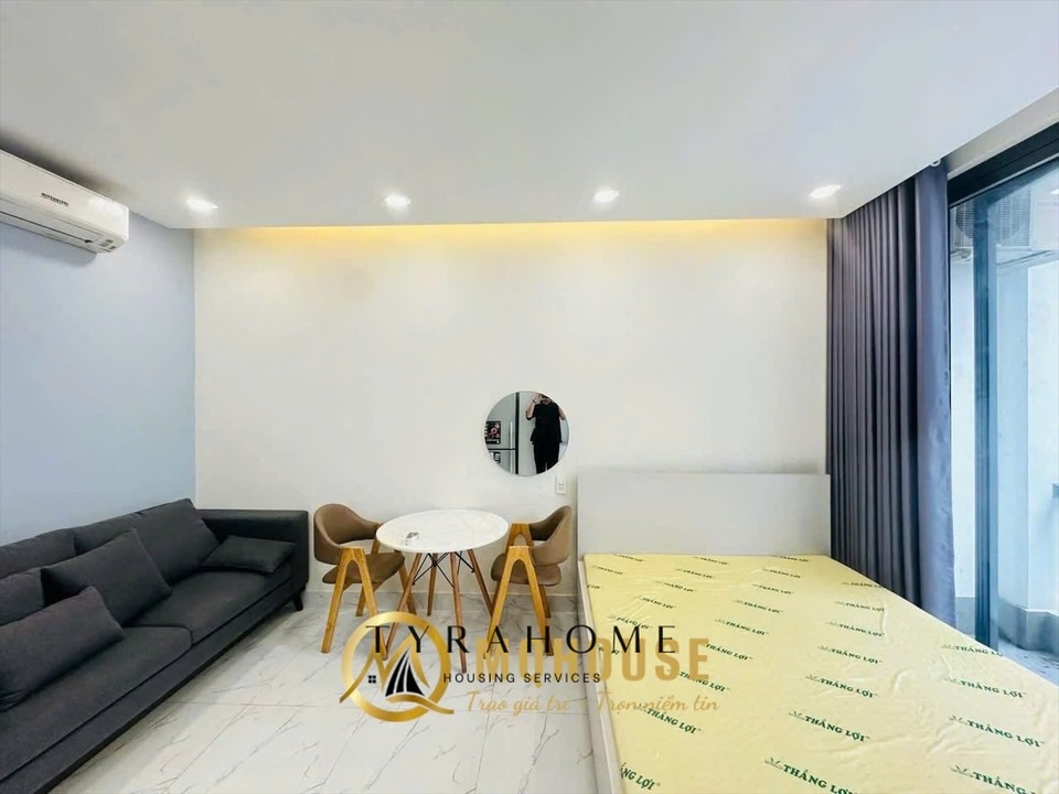 Studio apartment on Lê Văn Sỹ, District 3