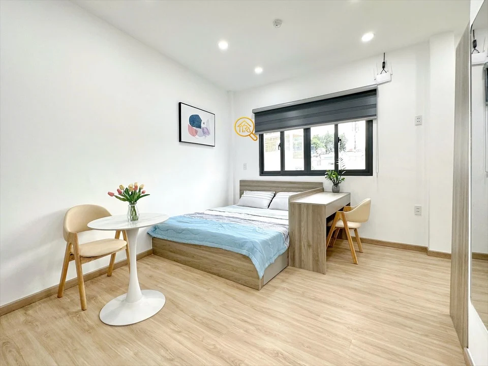 Studio apartment on Lê Văn Sỹ, District 3