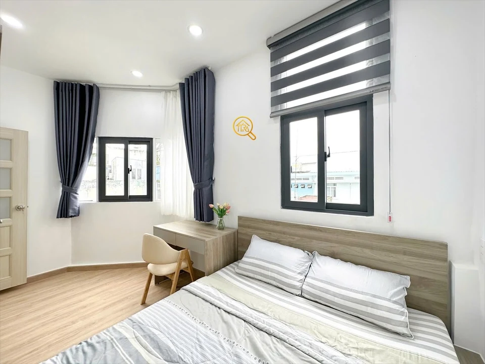 2-bedroom apartment on Lê Văn Sỹ, District 3