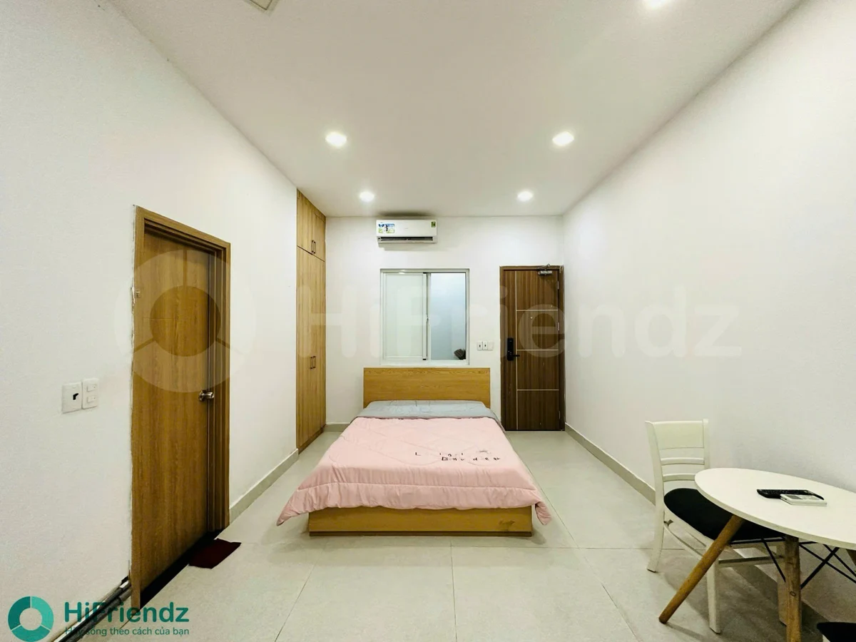 Studio apartment on Thành Thái, District 10