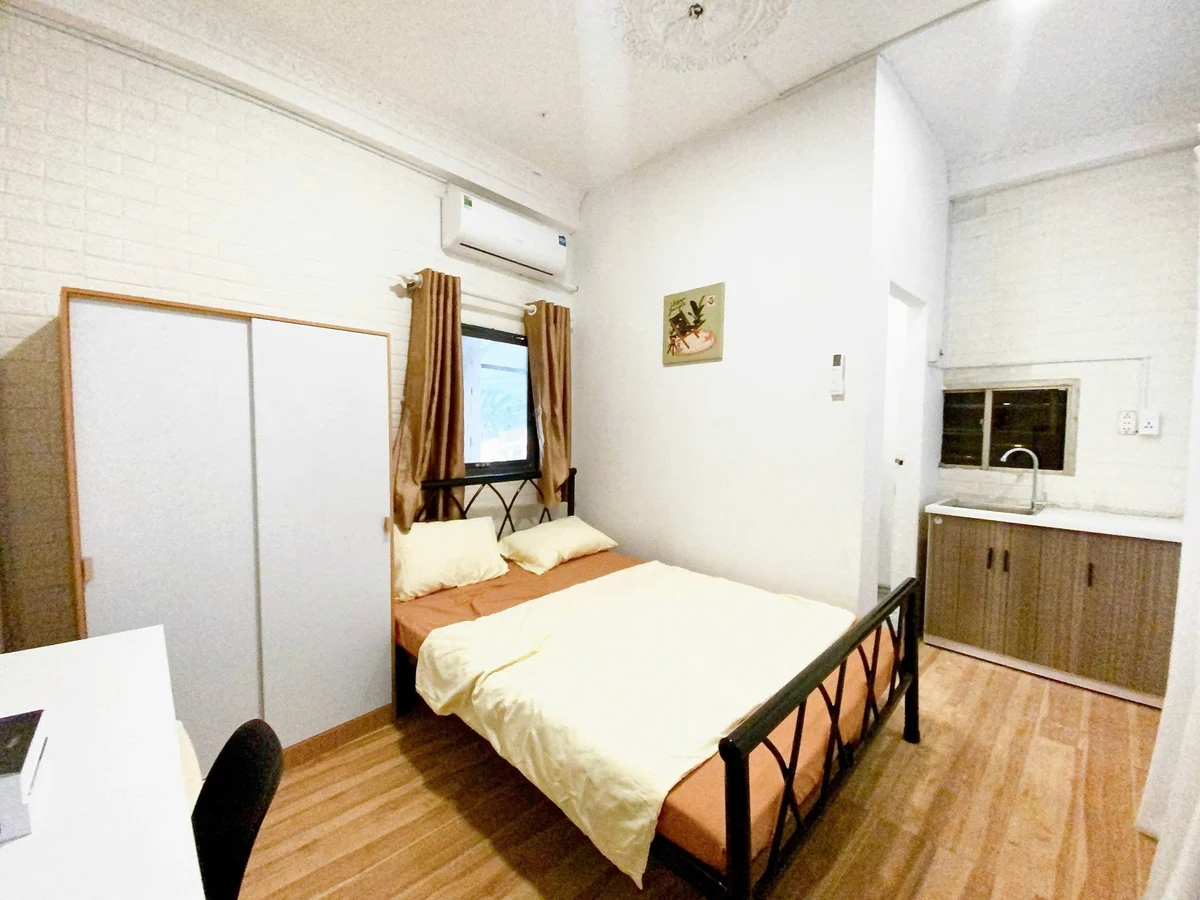 Studio apartment on Huỳnh Tịnh Của, District 3
