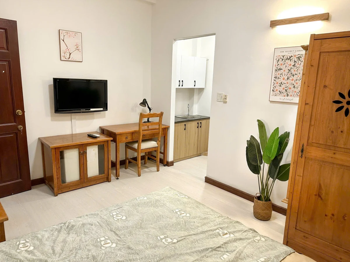Studio apartment on Huỳnh Tịnh Của, District 3