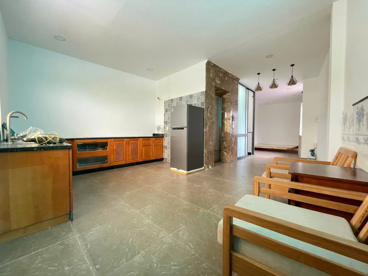 1-bedroom apartment on Lý Thái Tổ, District 10