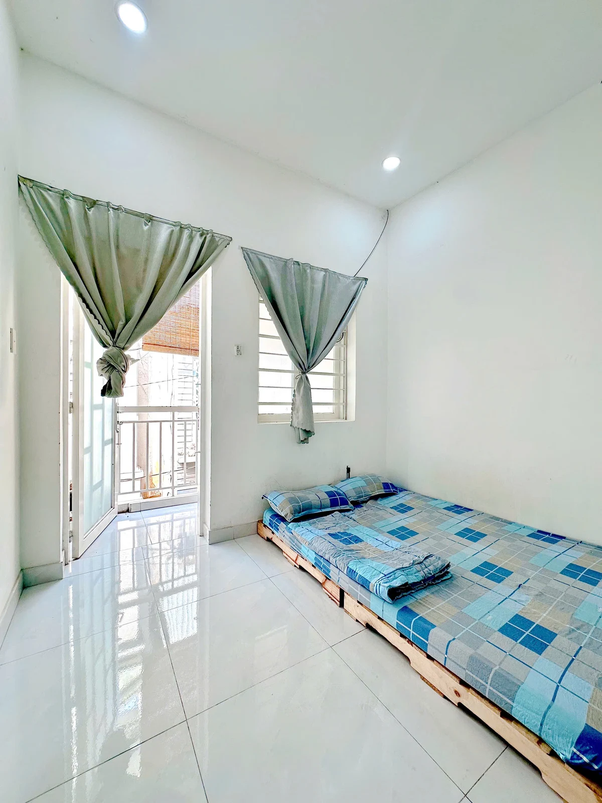 Studio apartment on Trần Hưng Đạo, District 1