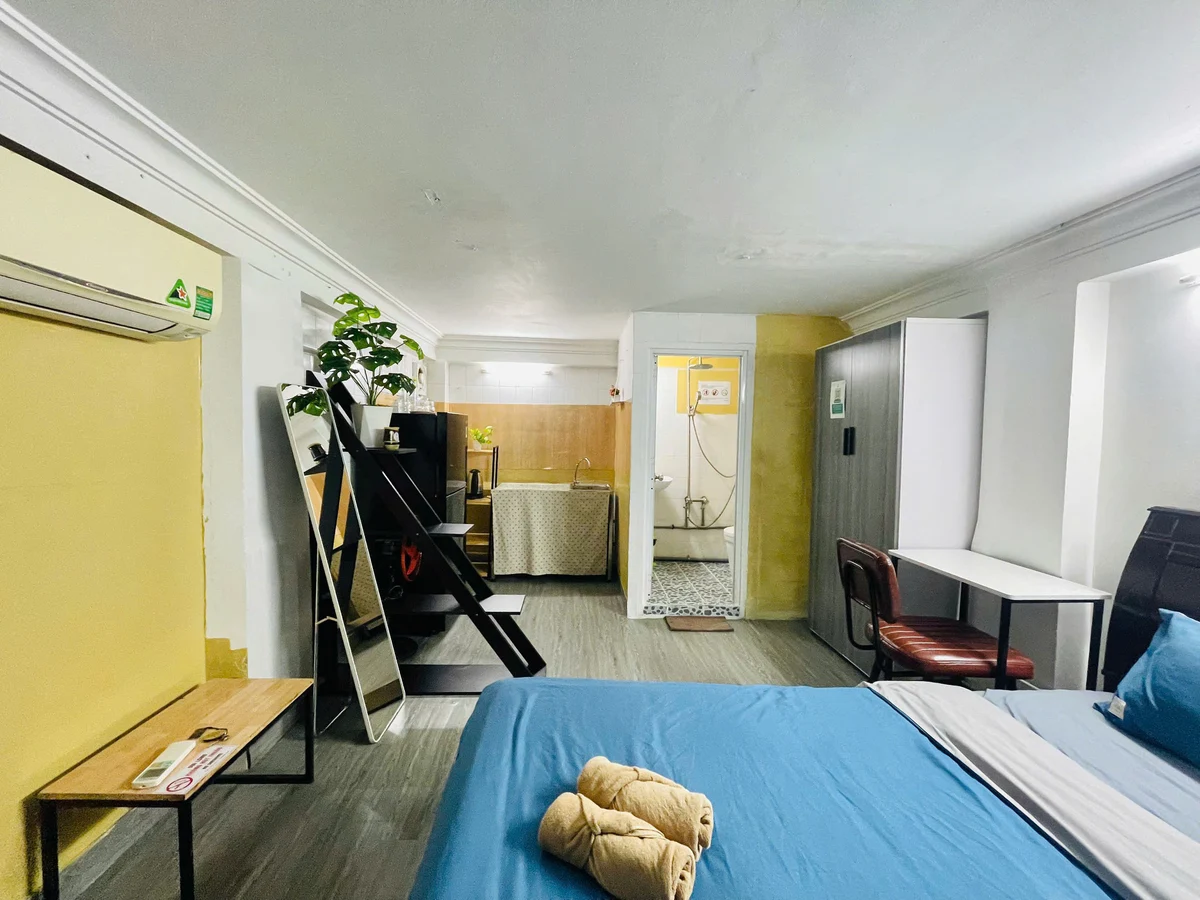 Studio apartment on Trần Hưng Đạo, District 1