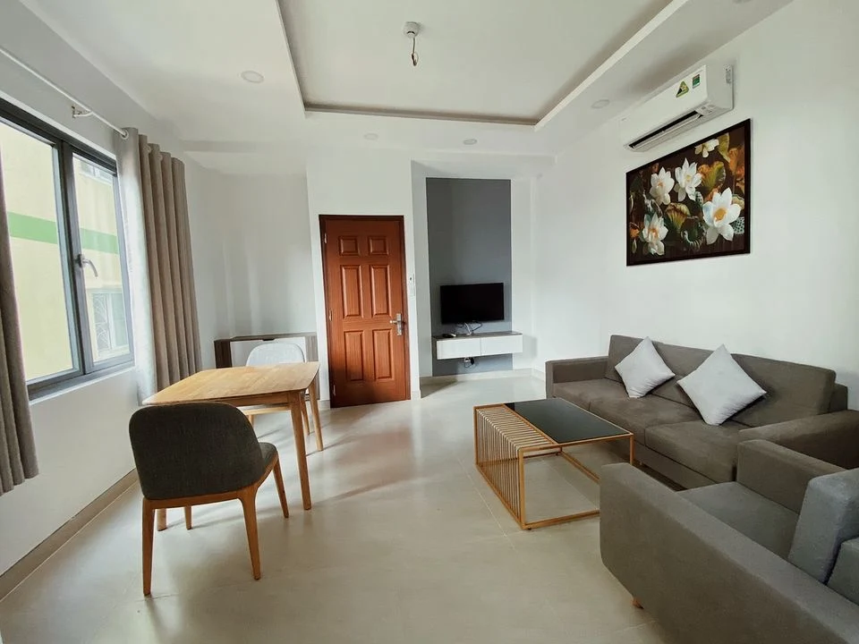 1-bedroom apartment on Hồ Hảo Hớn, District 1