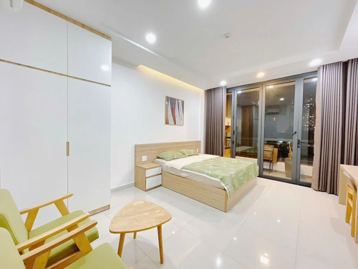 Studio apartment on Tôn Thất Thuyết, District 4