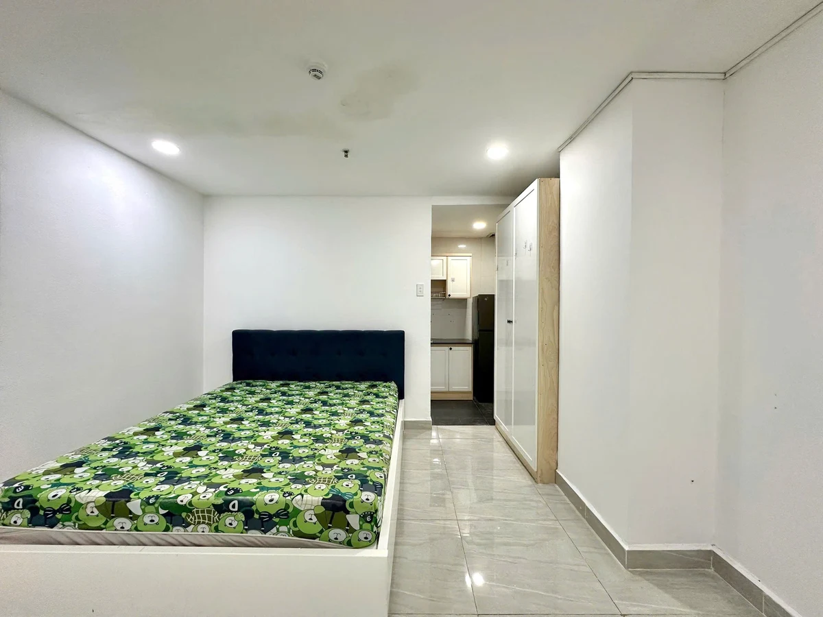 Studio apartment on Nguyễn Duy Dương, District 5