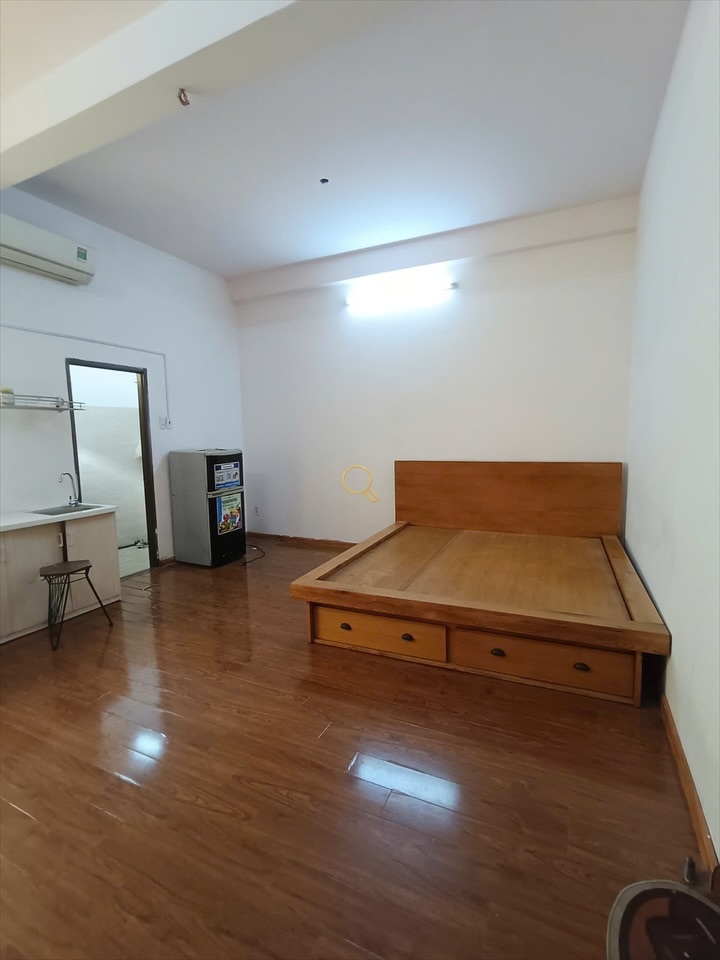 Studio apartment on Hoàng Hoa Thám, Binh Thanh District