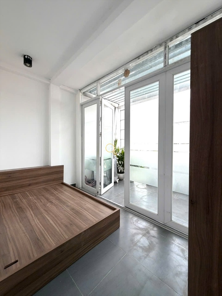 2-bedroom apartment on Nguyễn Gia Trí, Binh Thanh District